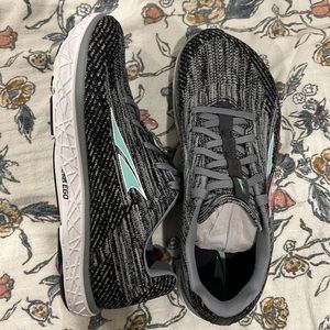 COPY - Altra Escalante 2’s. Brand new.